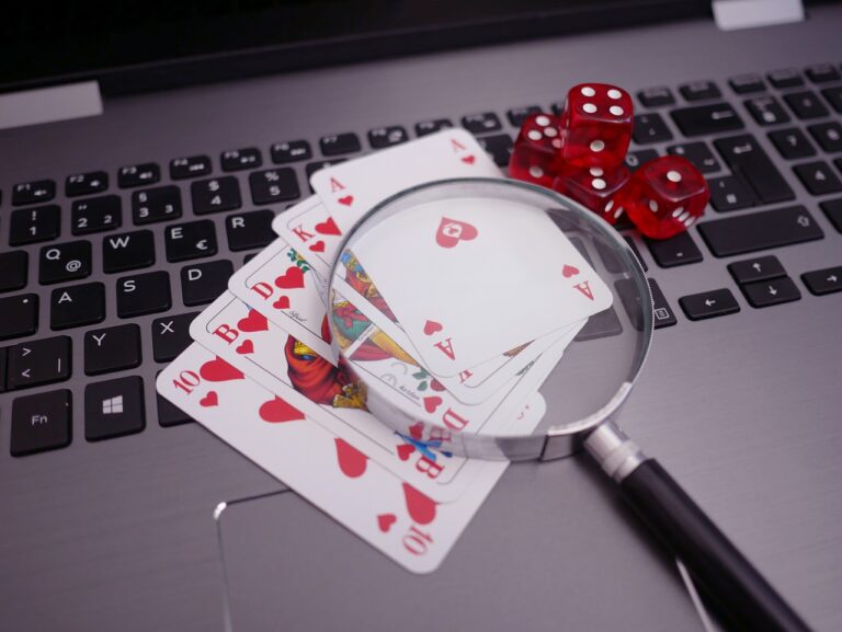 Einsteiger beim Online Poker lernen clevere Tipps Tricks deutsch für bessere Strategien